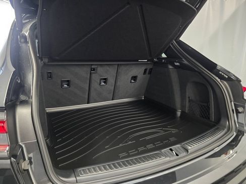 Certified 2026 Porsche Macan Turbo AWD/4WD image 22