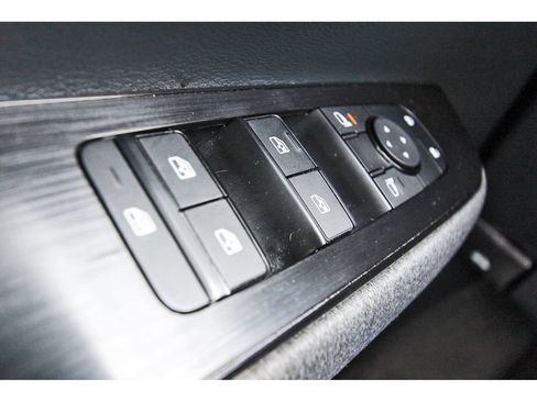 Used 2025 Nissan Kicks SV AWD/4WD image 22