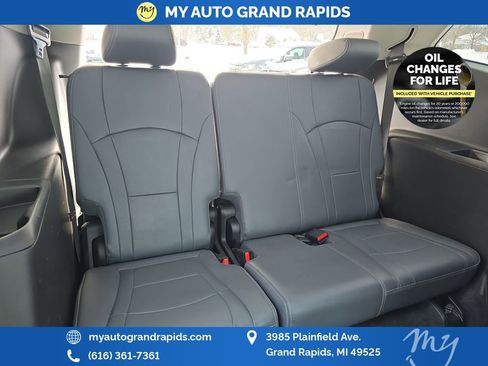 Used 2021 Buick Enclave Essence w/ Sound and Sites Package image 25