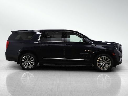 Used 2023 GMC Yukon XL Denali AWD/4WD image 7
