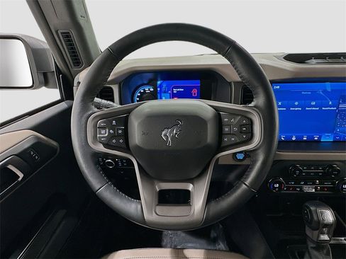 Used 2024 Ford Bronco Wildtrak image 11