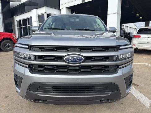 Used 2023 Ford Expedition Max XLT image 7