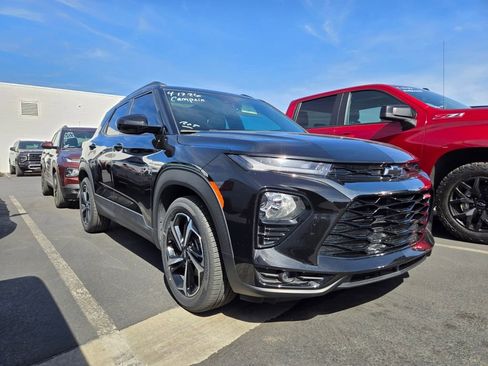 Used 2023 Chevrolet TrailBlazer RS w/ Sun and Liftgate Package image 2