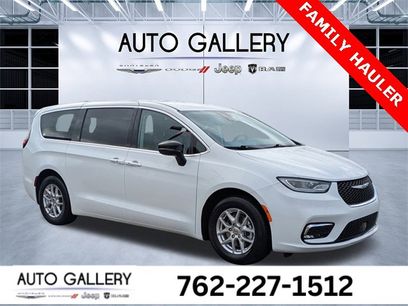 Used 2024 Chrysler Pacifica Touring-L