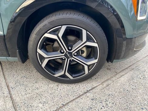 Used 2023 Kia Niro EX Touring image 24