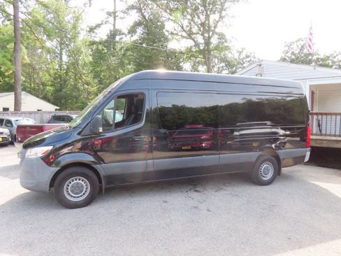 Used 2021 Mercedes-Benz Sprinter 2500 image 1