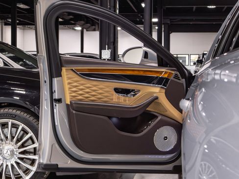 Used 2020 Bentley Flying Spur W12 w/ First Edition Specification image 4