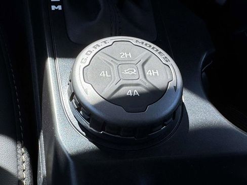 New 2025 Ford Bronco Badlands image 7