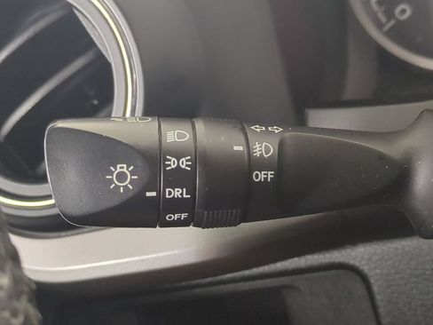 Used 2018 Toyota Tacoma SR5 RWD image 26