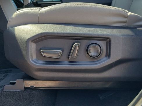 Used 2025 Toyota Tundra SR5 w/ SR5 Premium Package AWD/4WD image 17