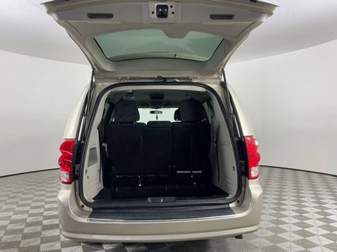 Used 2016 Dodge Grand Caravan SE w/ Quick Order Package 29E SE FWD image 8
