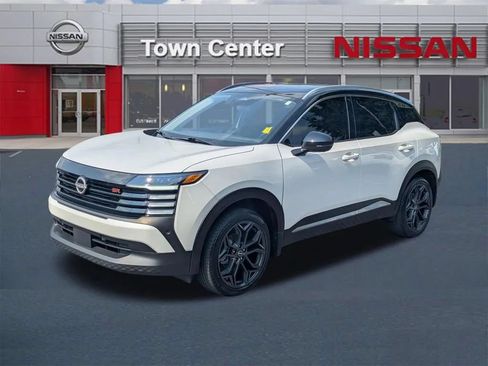 Certified 2025 Nissan Kicks SR w/ SR Premium Package FWD image 3
