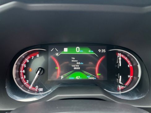 Used 2025 Toyota RAV4 XLE image 40