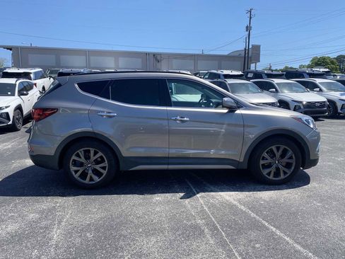 Used 2017 Hyundai Santa Fe Sport image 4