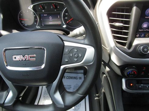 Used 2023 GMC Acadia SLE w/ Driver Convenience Package FWD image 13