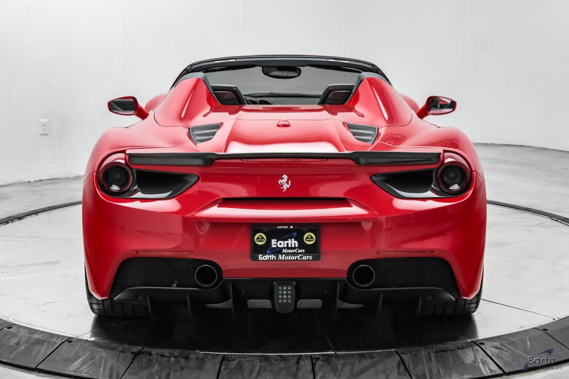 Used 2018 Ferrari 488 Spider RWD image 17