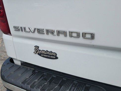 Used 2022 Chevrolet Silverado 1500 LT AWD/4WD image 9
