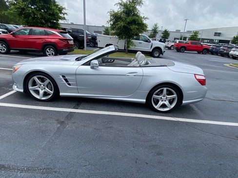 Used 2015 Mercedes-Benz SL 550 image 24
