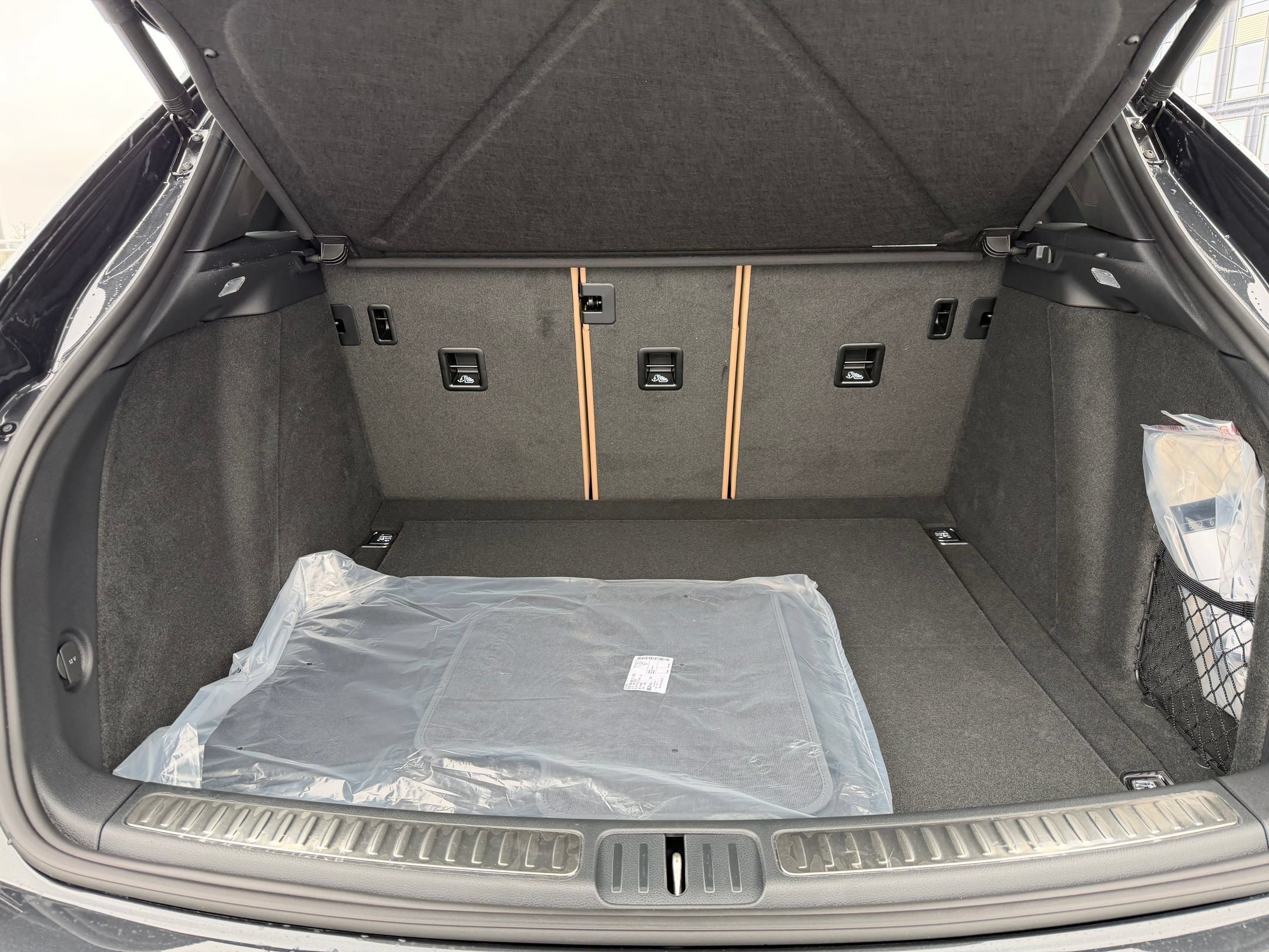 Certified 2026 Porsche Macan AWD/4WD image 21