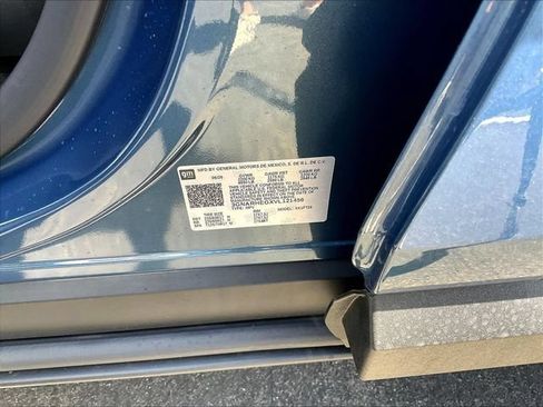 New 2027 Chevrolet Equinox LT w/ Convenience Package II FWD image 10