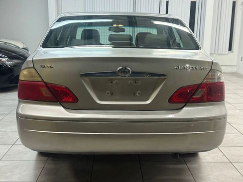 Used 2004 Toyota Avalon XLS image 8
