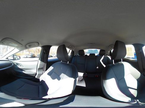 Used 2025 Toyota Prius LE image 36