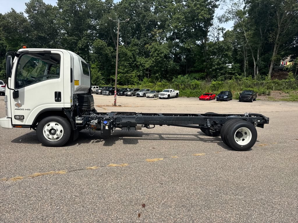 Used 2024 Chevrolet Low Cab Forward 4500 XD RWD image 2