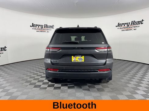 Used 2023 Jeep Grand Cherokee Altitude image 8