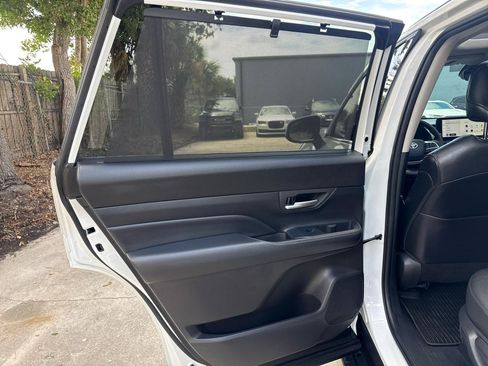 Used 2024 Toyota Grand Highlander AWD image 39