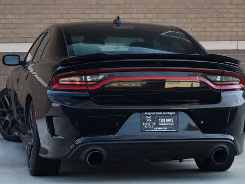 Used 2019 Dodge Charger Scat Pack w/ Plus Group RWD image 8