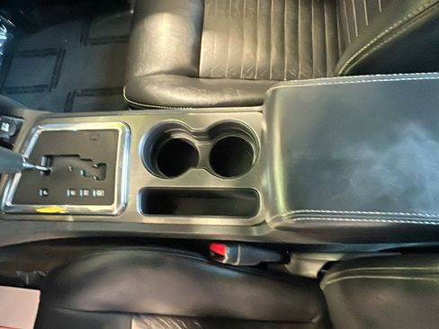 Used 2010 Dodge Challenger R/T RWD image 12