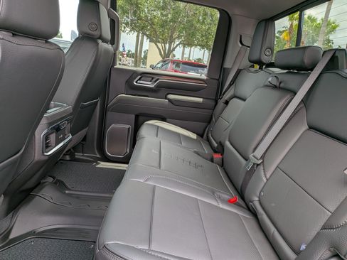 New 2026 GMC Sierra 2500 Denali w/ Denali Reserve Package AWD/4WD image 17