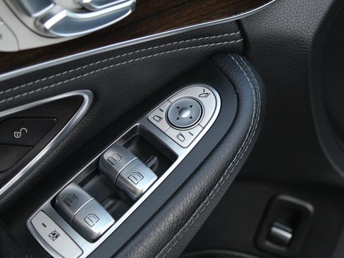 Used 2015 Mercedes-Benz C 300 4MATIC Sedan image 23