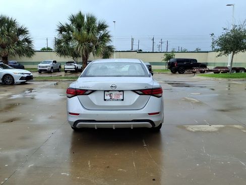 Used 2023 Nissan Sentra SV FWD image 4