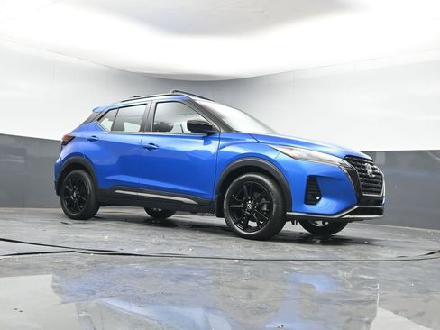 Used 2024 Nissan Kicks SR w/ Exterior Package image 31