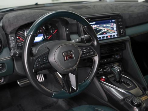 Used 2024 Nissan GT-R T-spec Dual-clutch 6-Speed Tra w/ Floor Mat Package image 43