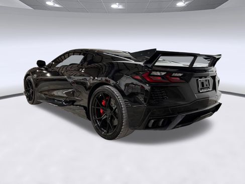 Used 2021 Chevrolet Corvette Stingray Preferred Cpe w/ Z51 Performance Package RWD image 3