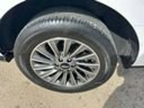 Used 2020 Lincoln Navigator 4WD image 17