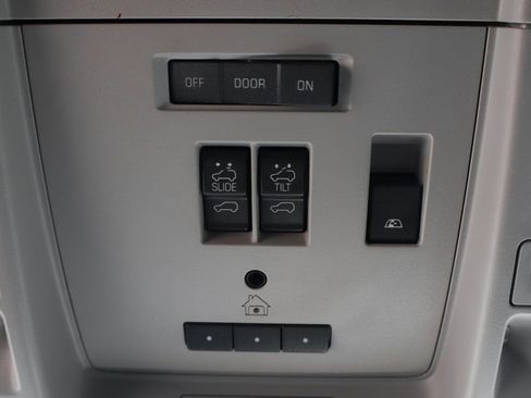 Used 2018 GMC Sierra 2500 Denali w/ Duramax Plus Package image 25