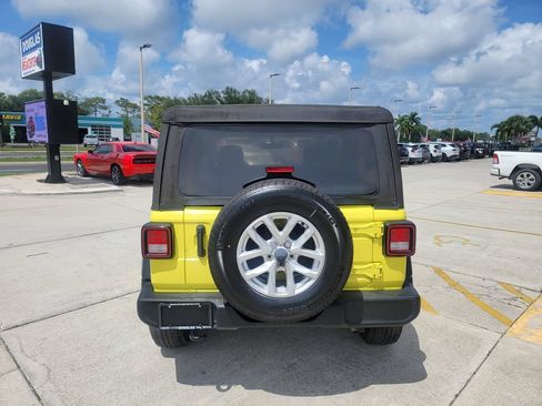 Used 2023 Jeep Wrangler Sport AWD/4WD image 4