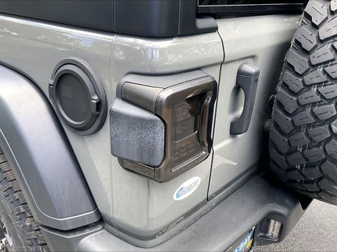 Used 2023 Jeep Wrangler Unlimited Sport AWD/4WD image 30