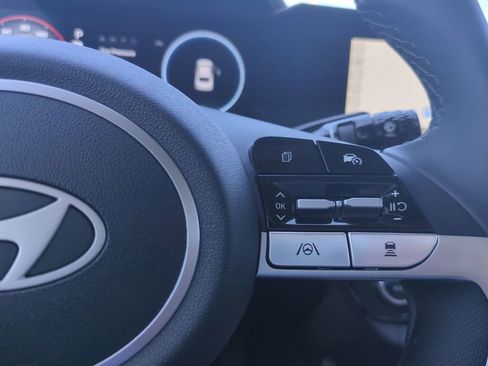 New 2026 Hyundai Elantra Limited image 32