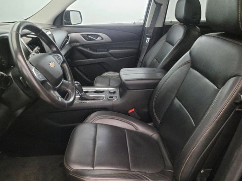 Used 2019 Chevrolet Traverse LT w/ LT Premium Package AWD/4WD image 17