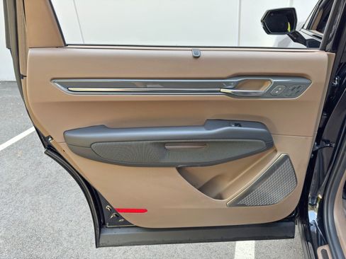 Used 2025 Kia EV9 GT-Line AWD/4WD image 47