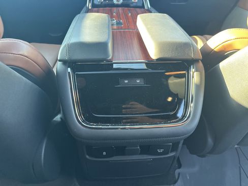 Used 2024 Lincoln Navigator Reserve image 42