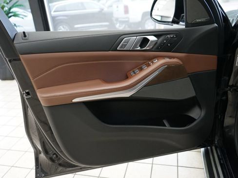 Used 2020 BMW X7 xDrive40i w/ Premium Package AWD/4WD image 27