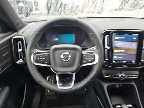 Used 2023 Volvo XC40 Recharge Ultimate w/ Protection Package Premier image 22