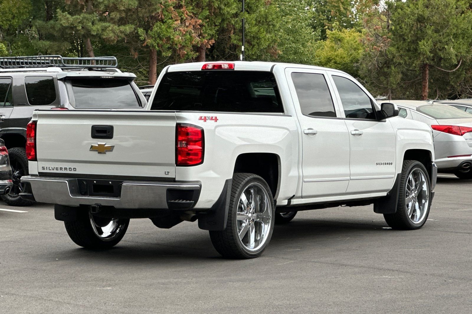 Used 2018 Chevrolet Silverado 1500 LT w/ All Star Edition AWD/4WD image 4