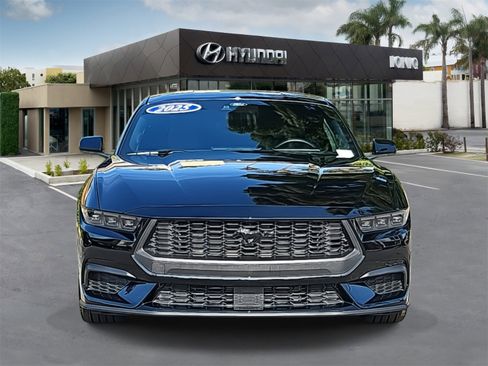 Used 2025 Ford Mustang Coupe image 8