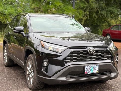 Used 2025 Toyota RAV4 XLE Premium w/ Weather Package AWD/4WD image 7